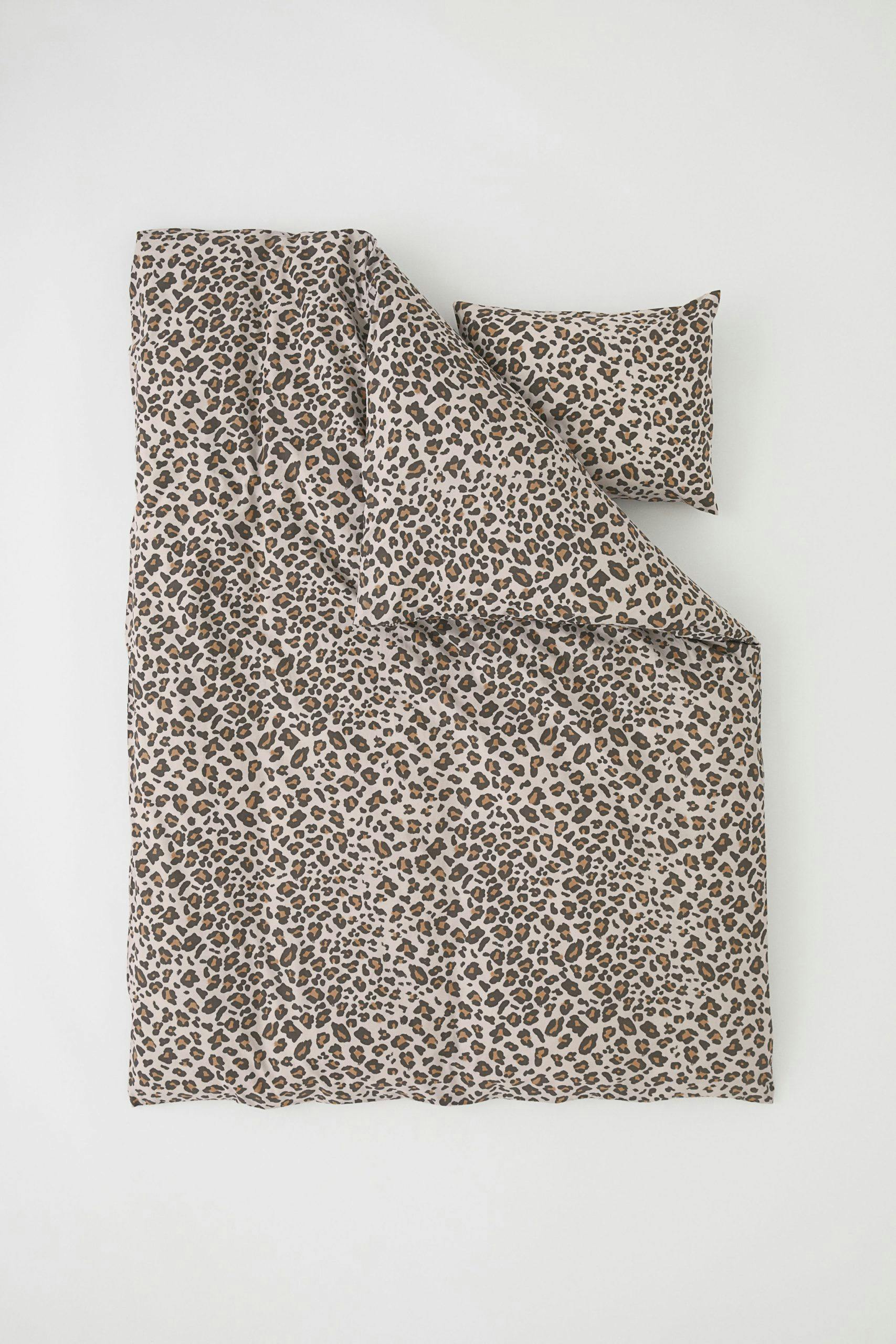 2. Eksotiske dyr leopardmønstret sengetøy fra H&M Home